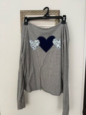 Hollister Gray Long Sleeve Top with Navy and Floral Hearts